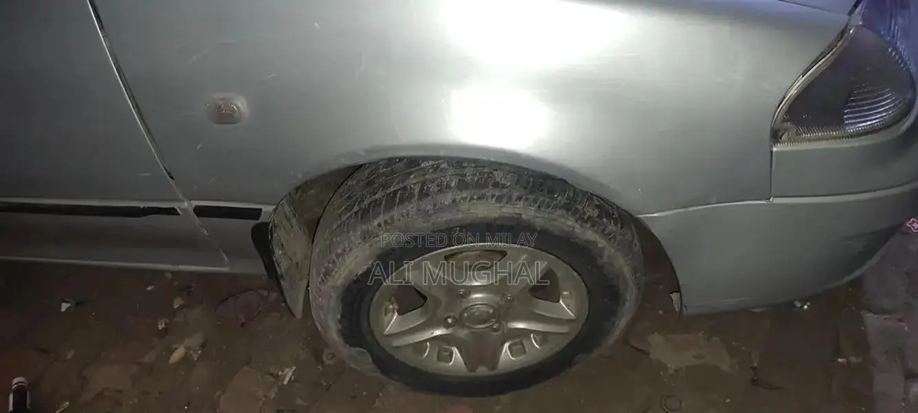 Suzuki Cultus Compact Car - Efficient Urban Transportation