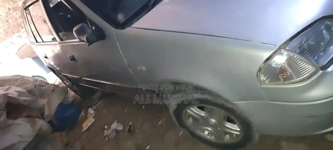 Suzuki Cultus Compact Car - Efficient Urban Transportation