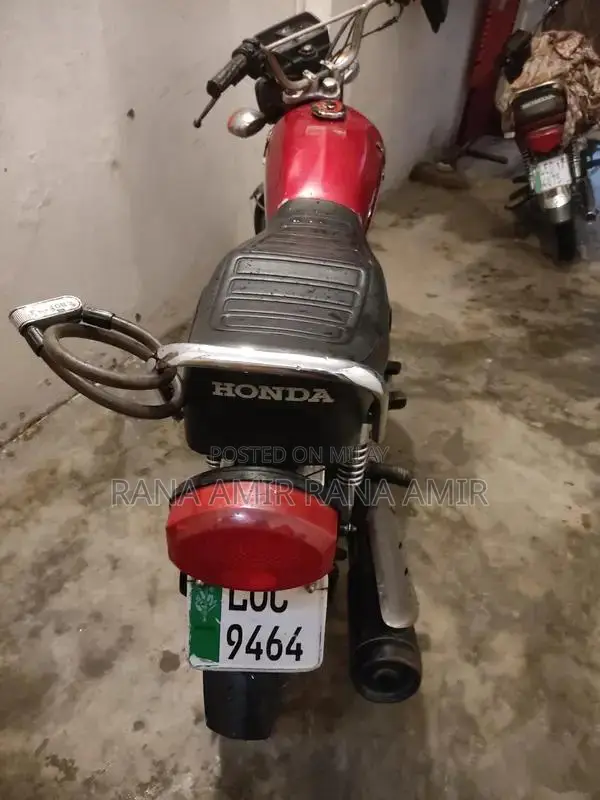 Honda 125cc Motorcycle - Reliable Single-Cylinder City Ride