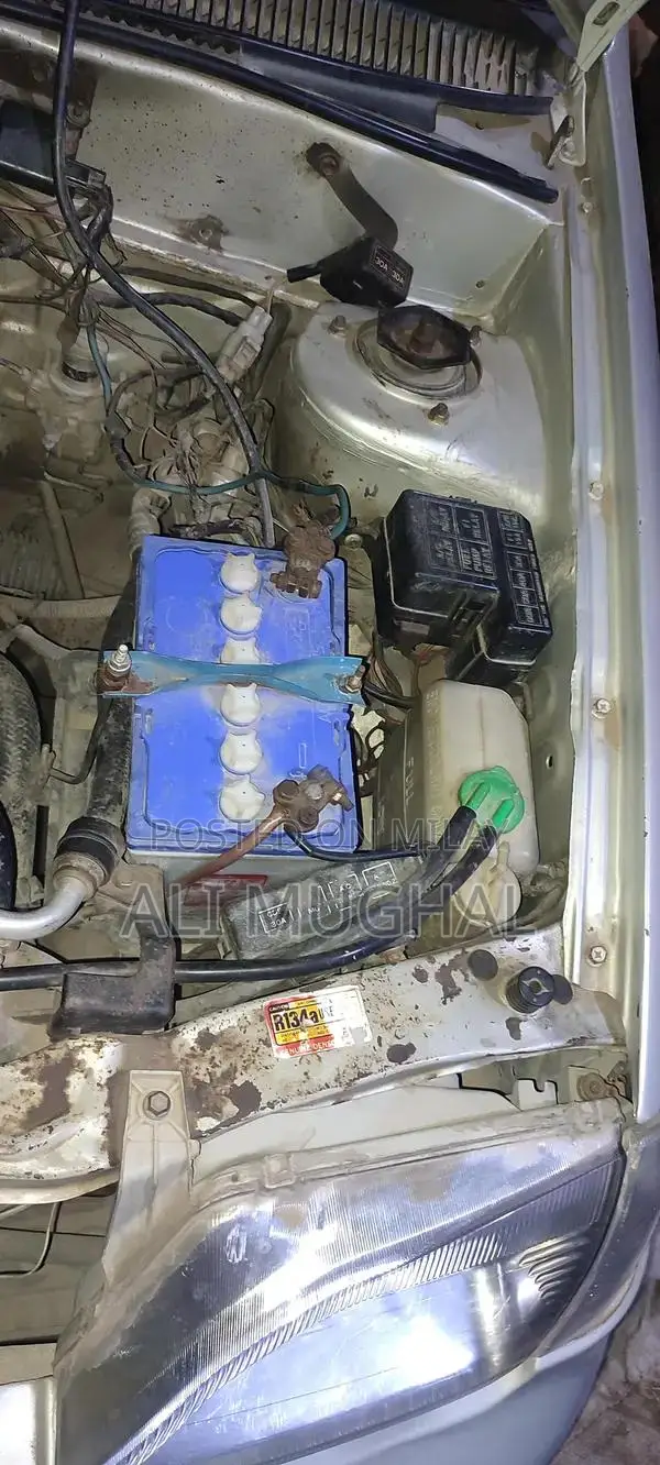 Suzuki Cultus Compact Car - Efficient Urban Transportation