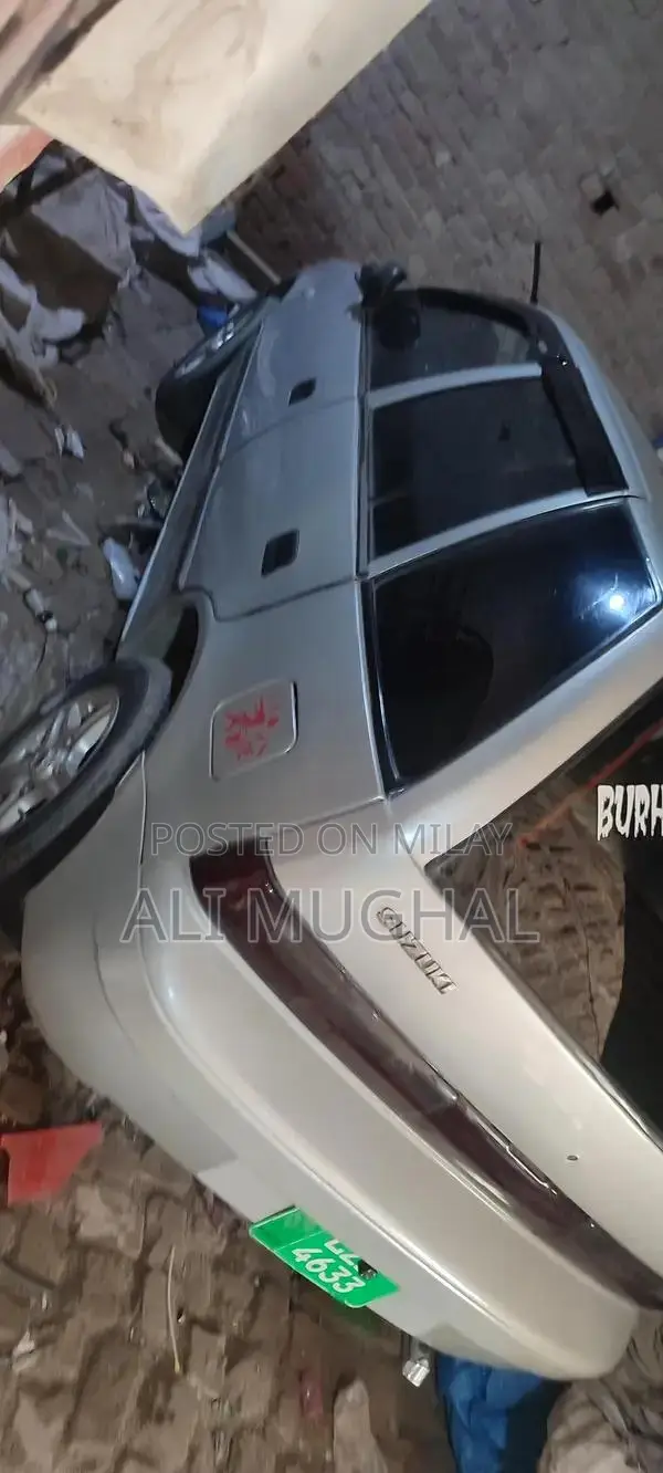 Suzuki Cultus Compact Car - Efficient Urban Transportation