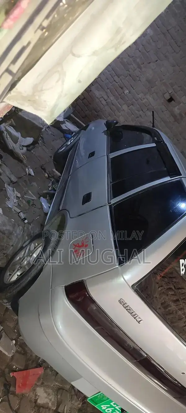 Suzuki Cultus Compact Car - Efficient Urban Transportation