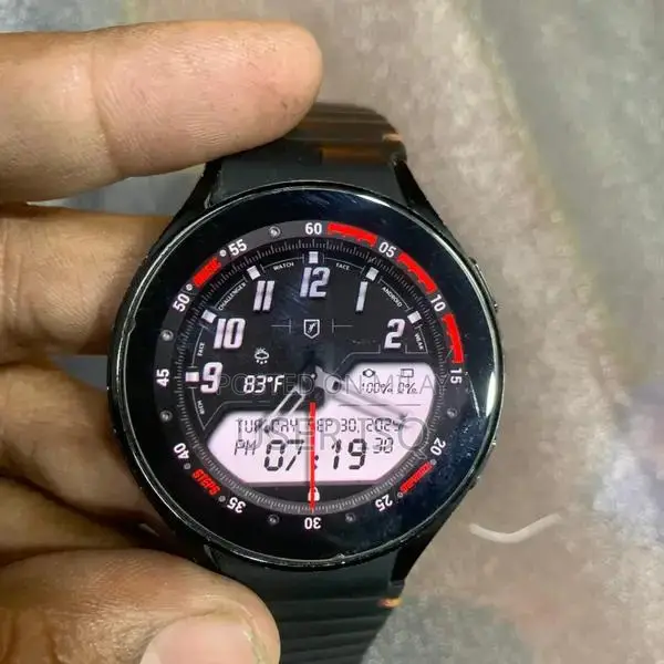 Samsung Galaxy Watch 4 44mm Smart Fitness Tracker Smartwatch