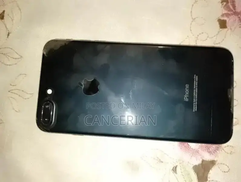 Apple iPhone 7 Plus 32GB Unlocked Smartphone