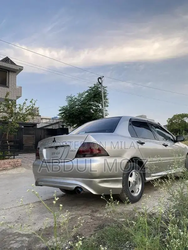 Mitsubishi Lancer - Modified Sports Sedan with High Performance