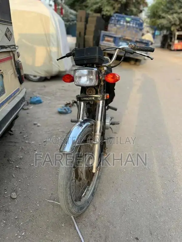 Unique 125 Motorcycle - Low Mileage 2018 Model