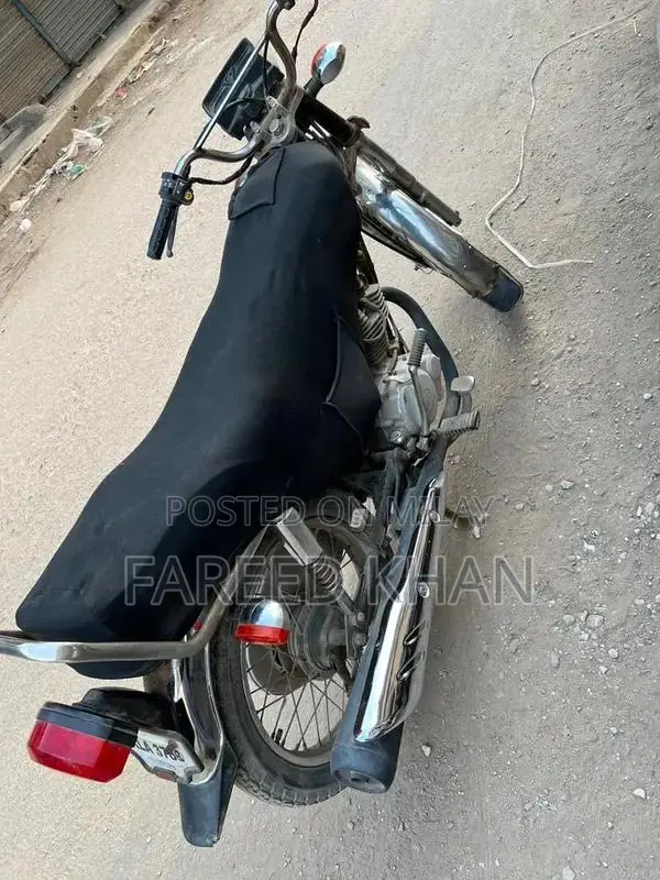 Unique 125 Motorcycle - Low Mileage 2018 Model