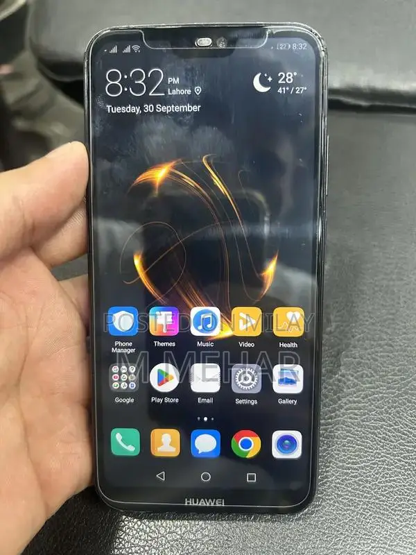 Compact Smartphone with Decent Memory Capacity