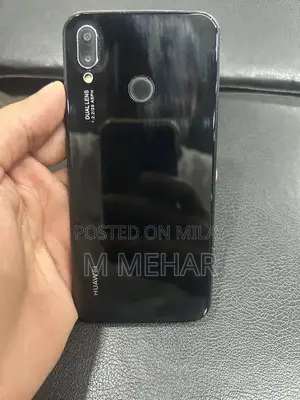 Compact Smartphone with Decent Memory Capacity