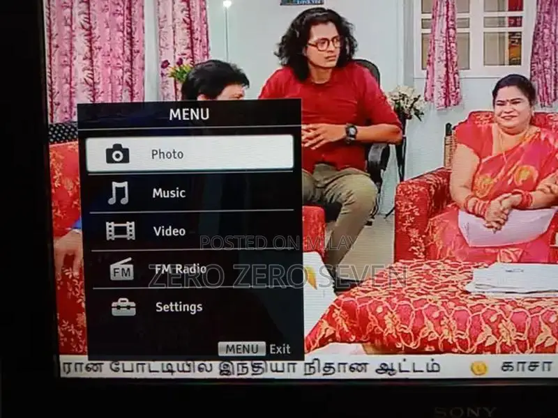 Sony Bravia 32-inch LCD TV - Excellent Condition with Remote