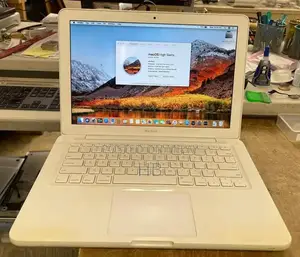 Apple MacBook 13-inch Late 2009 Laptop