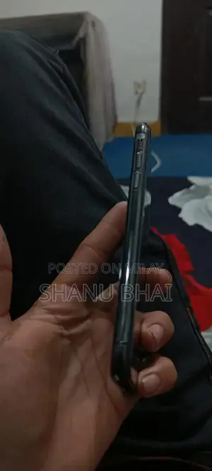 Apple iPhone XS 64GB Non-PTA Unlocked Smartphone