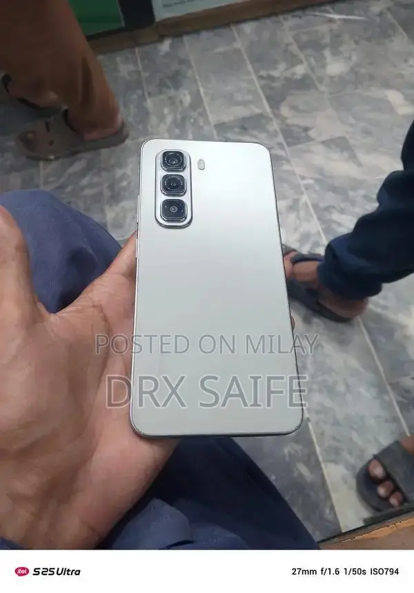 Infinix hot 50 pro . . . G 100/ 8/128