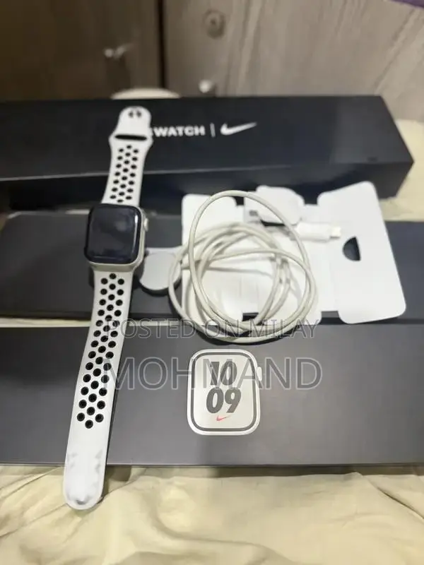 Apple Watch Series 7 Nike Edition 41mm GPS Smartwatch