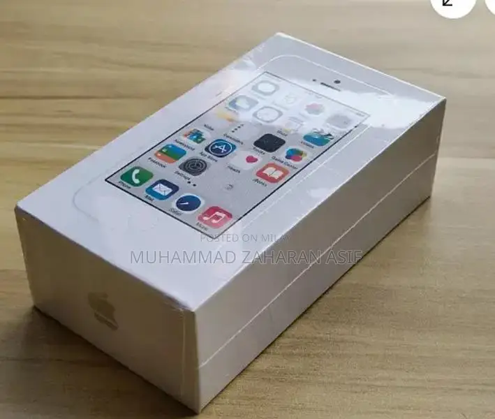 Apple iPhone 5s Unlocked Smartphone - Gray/Silver/Gold Options