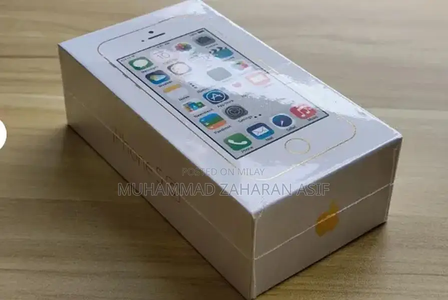 Apple iPhone 5s Unlocked Smartphone - Gray/Silver/Gold Options