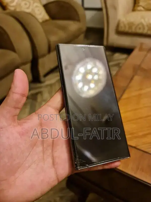 Samsung Galaxy S22 Ultra Phantom Black Smartphone