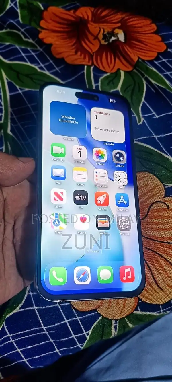 Apple Pro Max 128GB Smartphone with Slight Damage