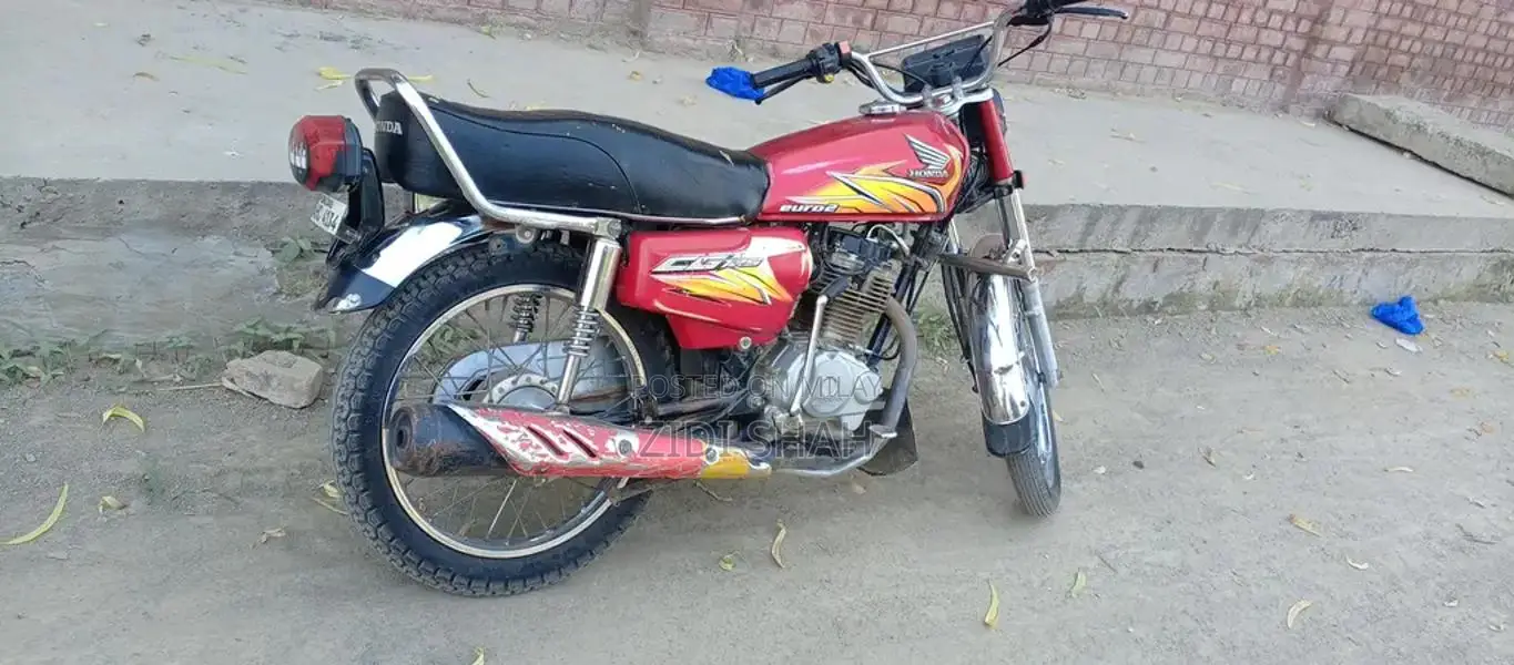 Honda 125 Motorcycle - Original Condition Classic Bike
