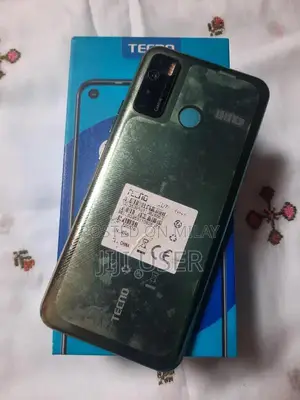 Compact Smartphone with Generous Storage and Battery