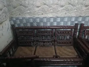 Photo - antic sofa set . . . 5 seatr sofa sath 3 table . paint hona hy bs