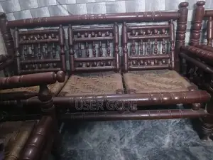 antic sofa set . . . 5 seatr sofa sath 3 table . paint hona hy bs