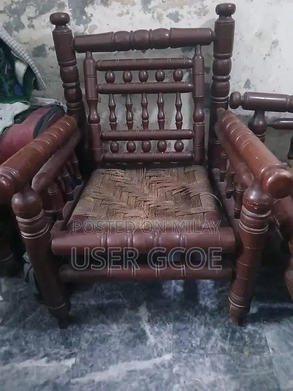 antic sofa set . . . 5 seatr sofa sath 3 table . paint hona hy bs