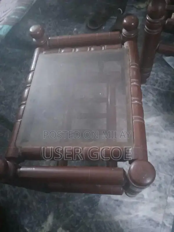 antic sofa set . . . 5 seatr sofa sath 3 table . paint hona hy bs