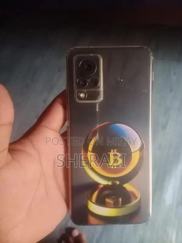 8+4GB RAM 128GB ROM AMOLED Smartphone with 90Hz Display