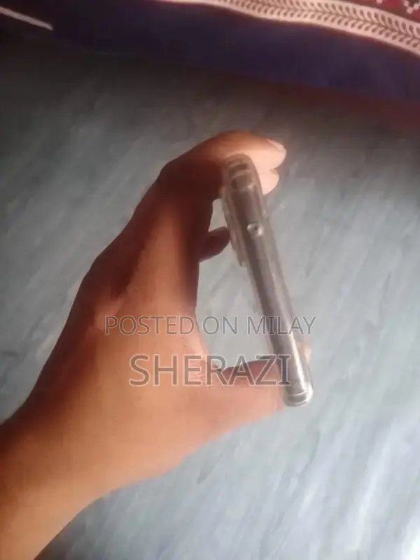 8+4GB RAM 128GB ROM AMOLED Smartphone with 90Hz Display