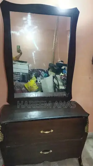 Photo - Elegant Polished Wooden Dressing Table in Near-Mint Condition