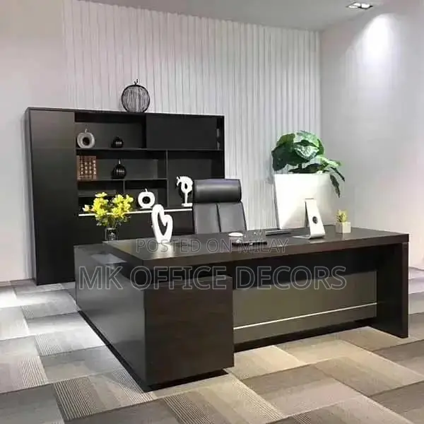 Professional Executive Office Table - Modern Design
