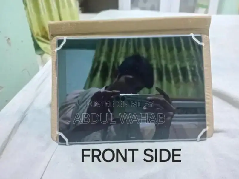 all ok ha bas bettery kharab ha on bi hota ha or back cover pa stretch