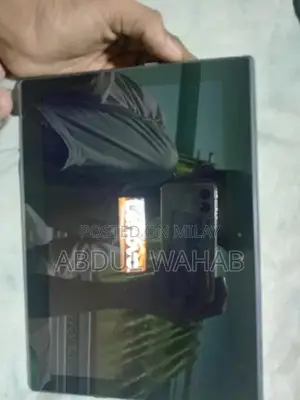 all ok ha bas bettery kharab ha on bi hota ha or back cover pa stretch