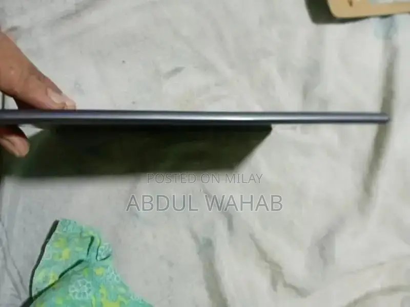 all ok ha bas bettery kharab ha on bi hota ha or back cover pa stretch