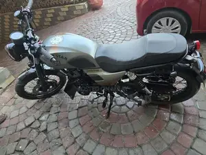 Superstar Falcon 150 High-Performance Motorcycle