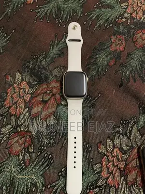 Photo - Apple Watch Series 8 45mm GPS Smartwatch