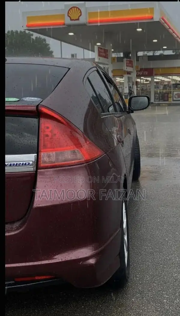 Honda Insight Exclusive Hybrid Sedan with Advanced Features