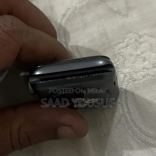 Apple Watch Series 3 - 100% Battery Health, Excellent Condition with M