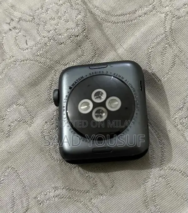 Apple Watch Series 3 - 100% Battery Health, Excellent Condition with M