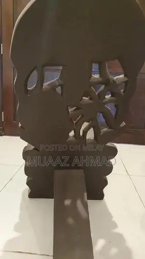 African chairs and table (Decorations) for sale .