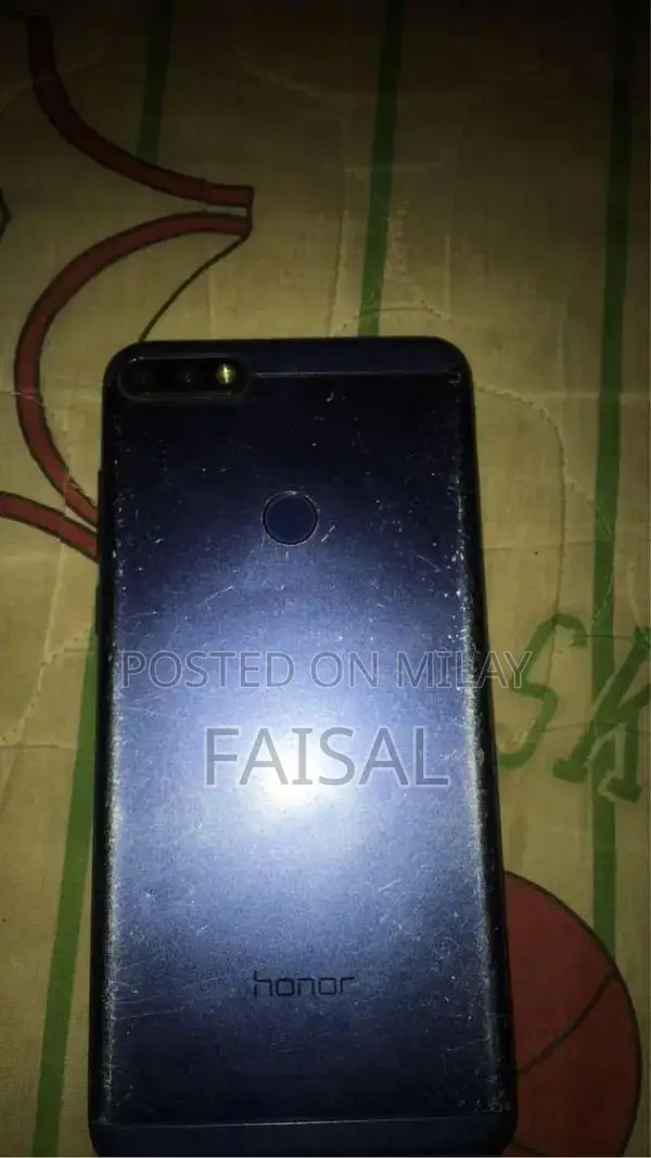 Slightly Damaged Mobile Device with Functional Status