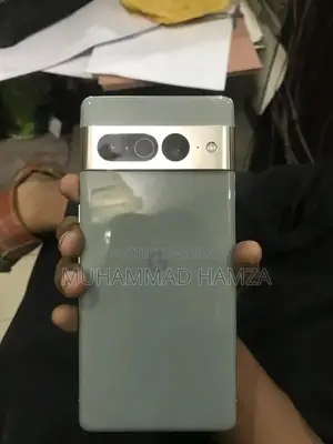 High-Performance Smartphone with Advanced Camera System