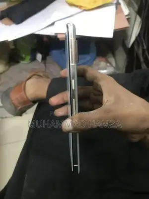 High-Performance Smartphone with Advanced Camera System