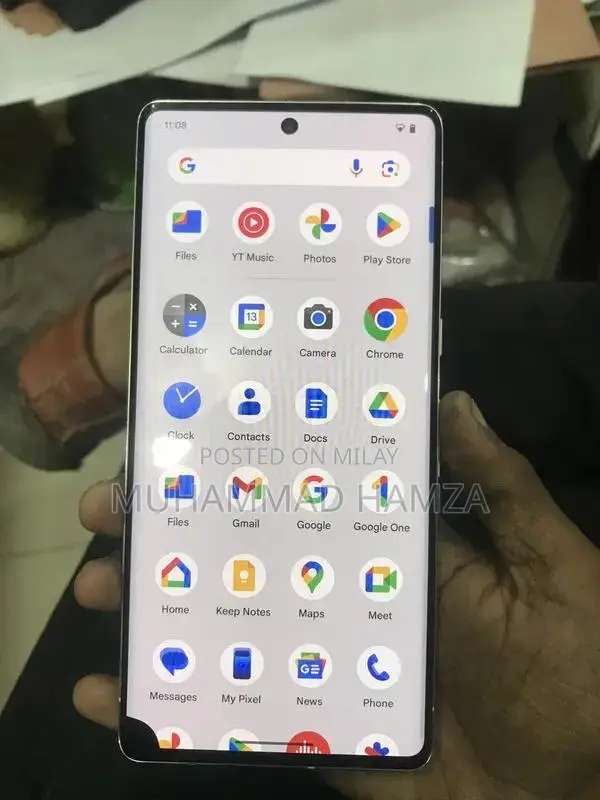 High-Performance Smartphone with Advanced Camera System