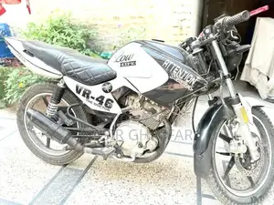 Yamaha YBR125G Modifed Lowest Mileage Bike lush condition