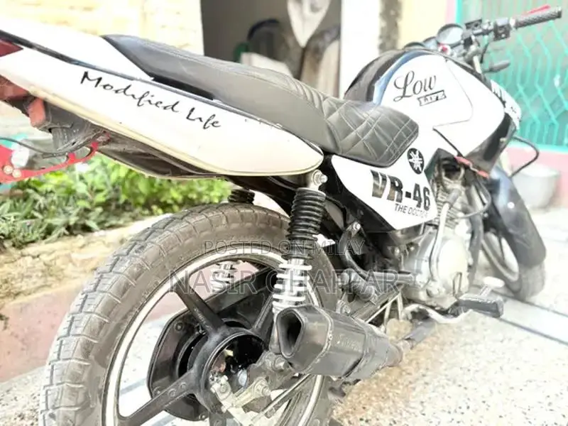 Yamaha YBR125G Modifed Lowest Mileage Bike lush condition