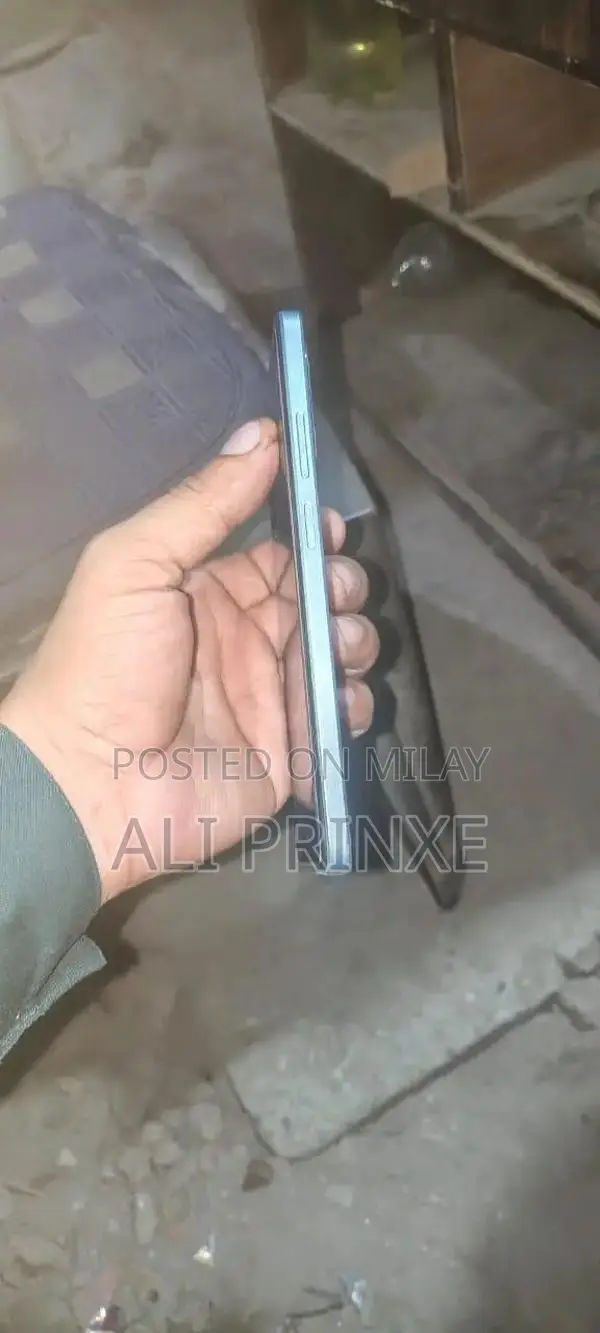 Smartphone Sale Device with Warranty