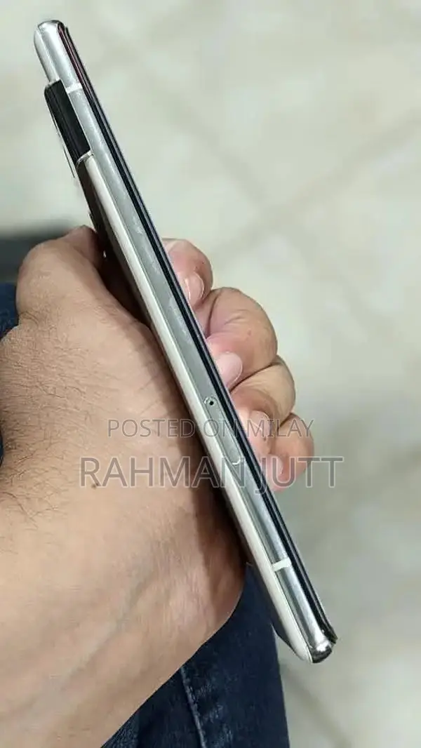 WhatsApp Smartphone 128GB Storage High-Performance Device