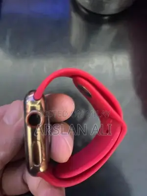 Apple Watch Series 4 40mm Rose Gold GPS + Cellular Smartwatch